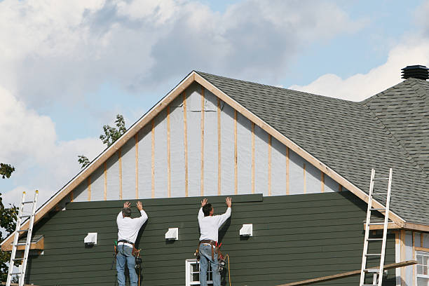 Professional Wood Siding technician working in Laurel, IN